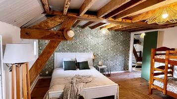 Rumah Keluarga | 5 kamar tidur, tirai kedap cahaya, dan setrika/meja setrika