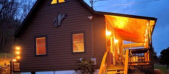 Cozy Mountain Escape - Hot Tub - Mountain Views - Games - Fire Pit - Vet Owned