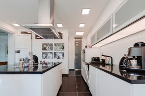 Deluxe Apartment (Tilman Riemenschneider) | In-room dining