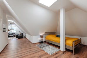 Junior Apartment (Heinrich Heine)