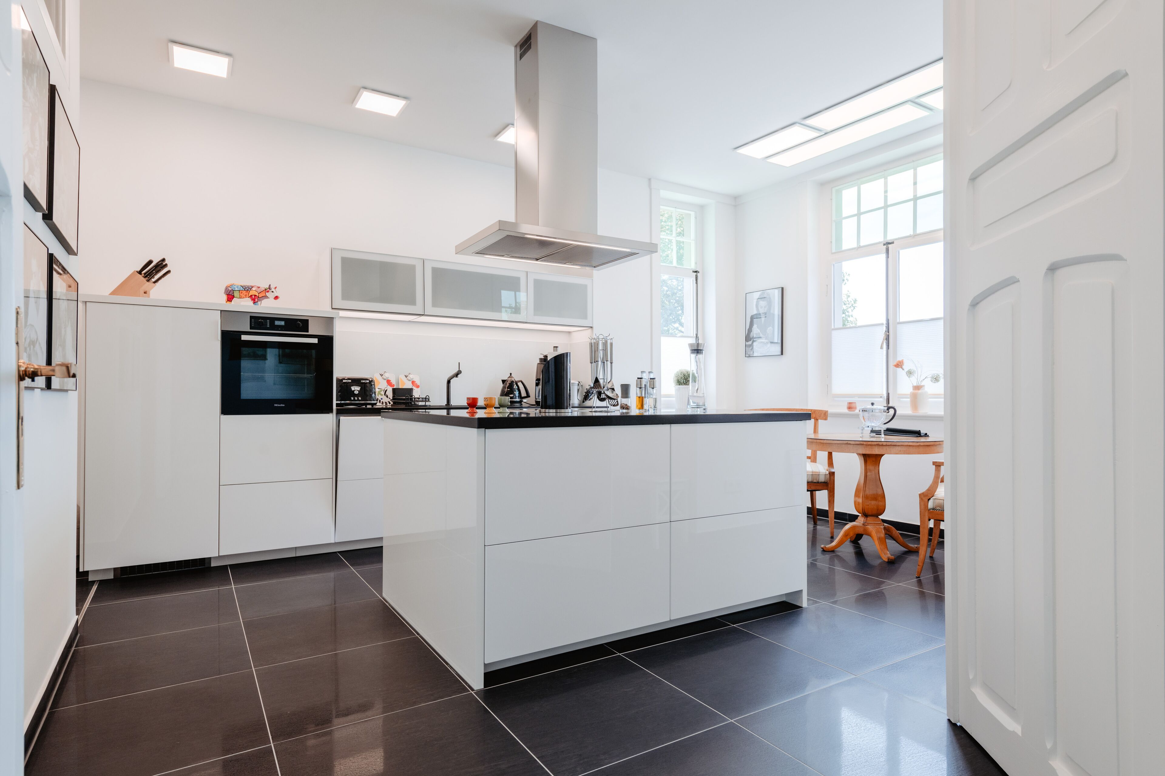 Deluxe Apartment (Tilman Riemenschneider) | In-room dining