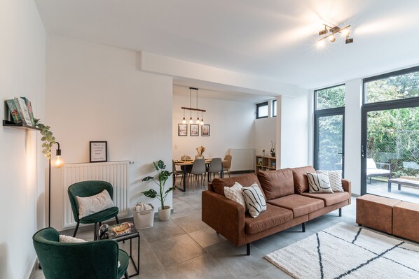 Taulutelevisio, takka