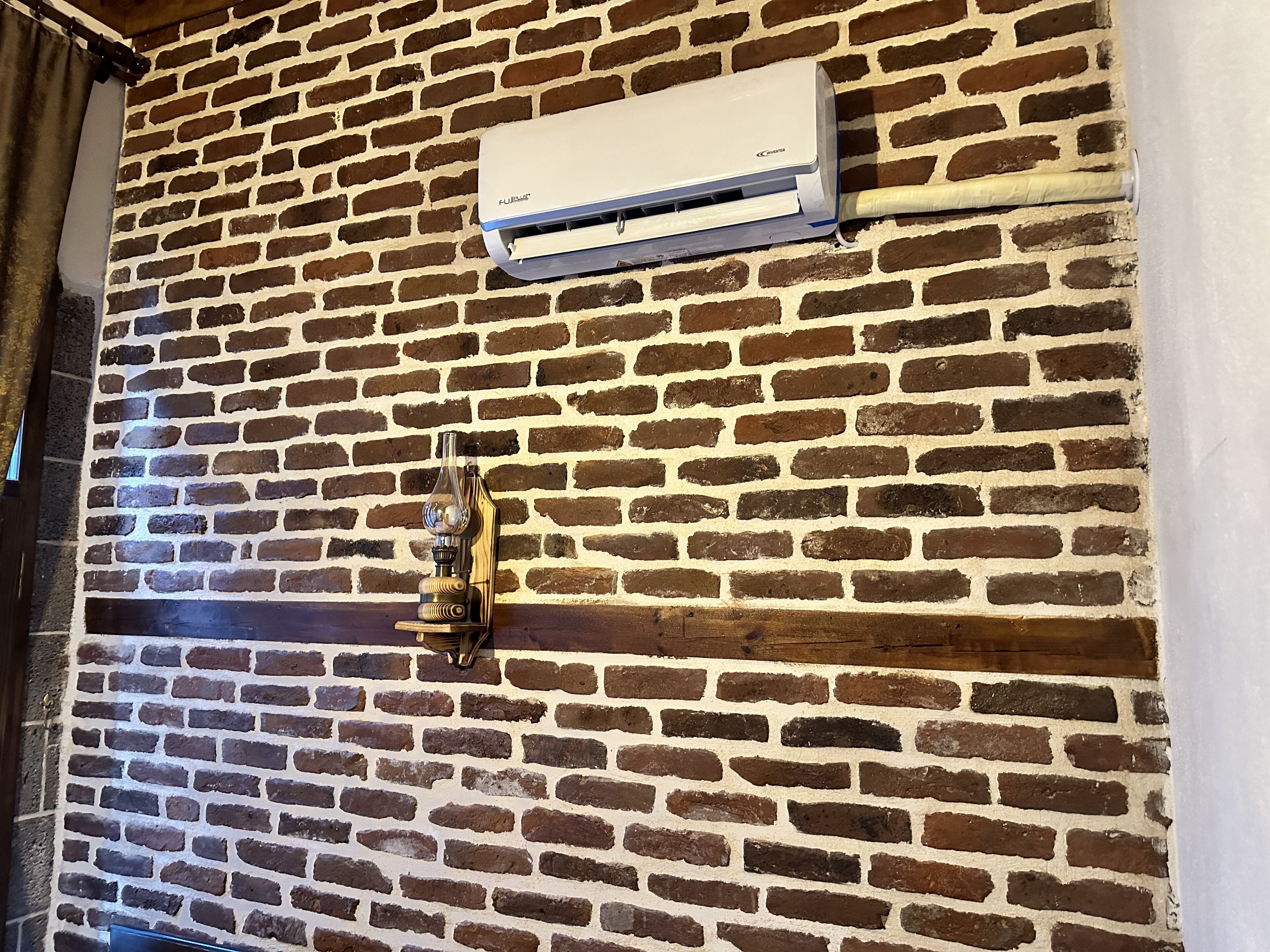 1 bedroom, hypo-allergenic bedding, desk, soundproofing