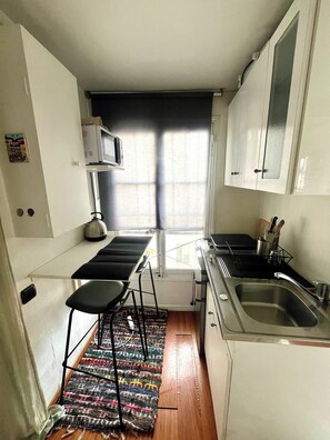 Fridge, microwave, electric kettle, blender