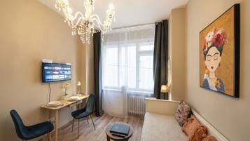 Deluxe Studio Suite, 1 Bedroom | Select Comfort beds, desk, laptop workspace, blackout drapes