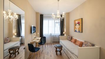 Select Comfort beds, desk, laptop workspace, blackout drapes