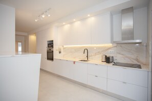 Apartment | Private kitchen - Liiiving - Modern Design Home (Porto)