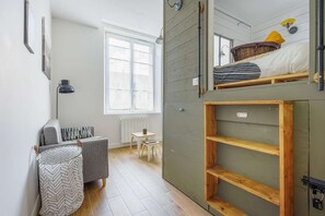 1 quarto, ferros/tábuas de passar roupa, berço de viagem, Wi-Fi