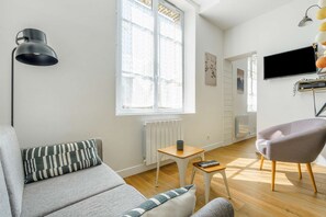 TV - Le Petit Cocon par Your Sweet Loc (Le Meux)