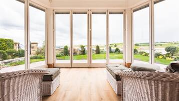 Luxury Apartment | Terrace/patio