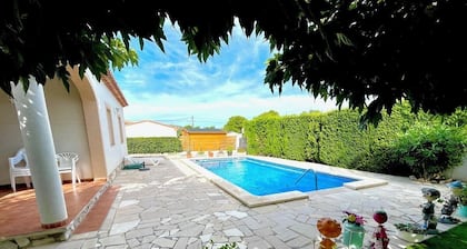 SAONA VILLAS (VN CESA): villa for 6 people, private pool, wifi