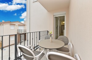 Outdoor dining - Apartment 2300/81945 (Istria - Fažana), 250m from the beach (Fažana)