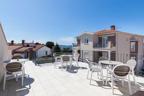 Outdoor dining - Apartment 2301/81954 (Istria - Fažana), 250m from the beach (Fažana)