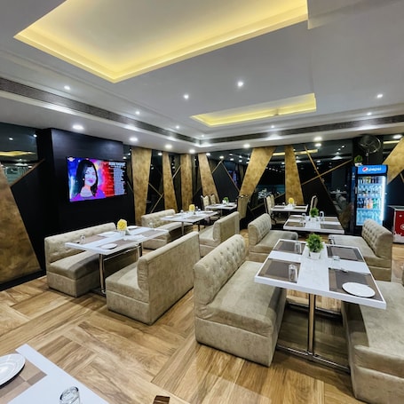 Dining. Hotel Vijay Shree