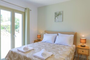 3 bedrooms, iron/ironing board, WiFi, bed sheets - Villa Jupeter -  a villa that sleeps 6 guests  in 3 bedrooms (Kassiopi)