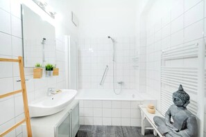 Handdukar och toalettpapper