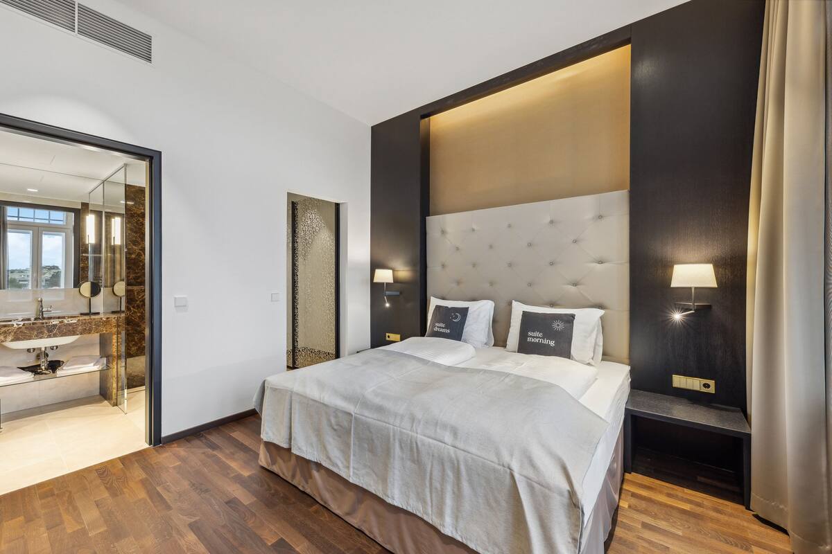 One-Bedroom Suite with sofa bed | 書桌、手提電腦工作空間、免費 Wi-Fi、獨特設計