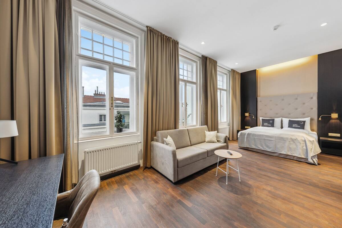 Suite with sofa bed | 書桌、手提電腦工作空間、免費 Wi-Fi、獨特設計