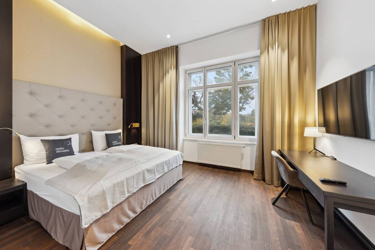 One-Bedroom Suite | 書桌、手提電腦工作空間、免費 Wi-Fi、獨特設計