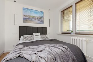 1 bedroom, bed sheets