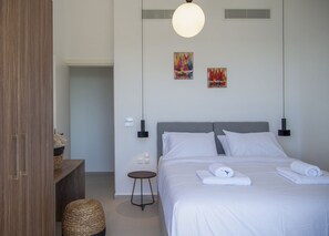 3 chambres, fer et planche à repasser, Wi-Fi gratuit, draps fournis