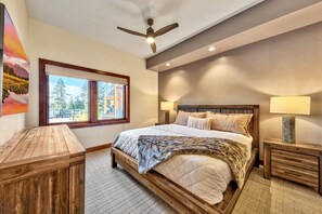 2 bedrooms, free WiFi, bed sheets - Exquisite Stateline Resort, Hot Tub Zalanta #222 (South Lake Tahoe)