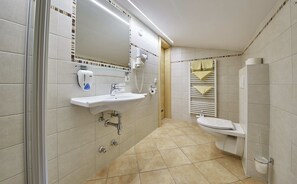 Room | Bathroom | Hair dryer - Hotel Forellenhof (Saalbach-Hinterglemm)