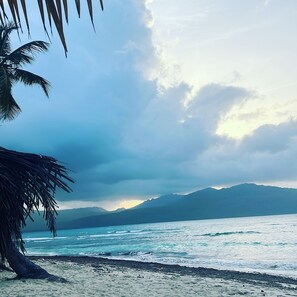 Liegestühle, Strandtücher