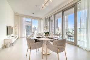 Dining - Cozy 2BR at Forte Tower 2 Downtown Dubai by Deluxe Holiday Homes (Dubai)