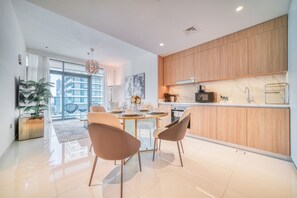 Dining - Inviting 1BR at Beach Vista Tower 1 Emaar Beachfront Dubai Marina by Deluxe Holiday Homes (Dubai)