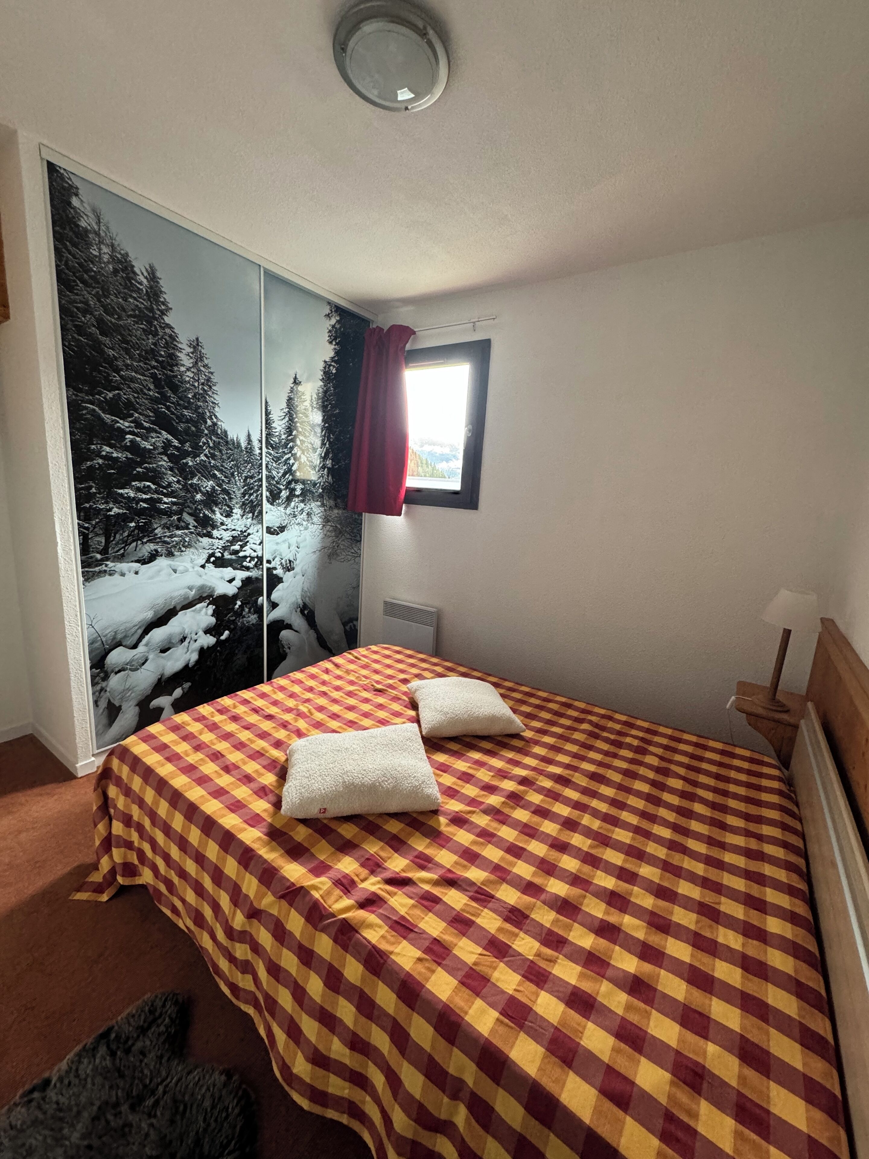 3 slaapkamers, reisbedje