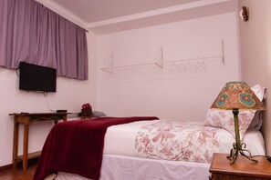 2 bedrooms, iron/ironing board, travel cot, WiFi - Uma Pousada de Charme Muito bem Avaliada e Localizada no Acesso da Estrada Real (COHAB Santa Cruz de Minas)
