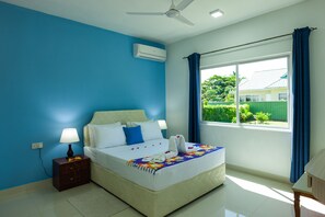 Comfort-Doppelzimmer, 1 Queen-Bett, Gartenblick | Zimmersafe, Verdunkelungsvorhänge, schallisolierte Zimmer