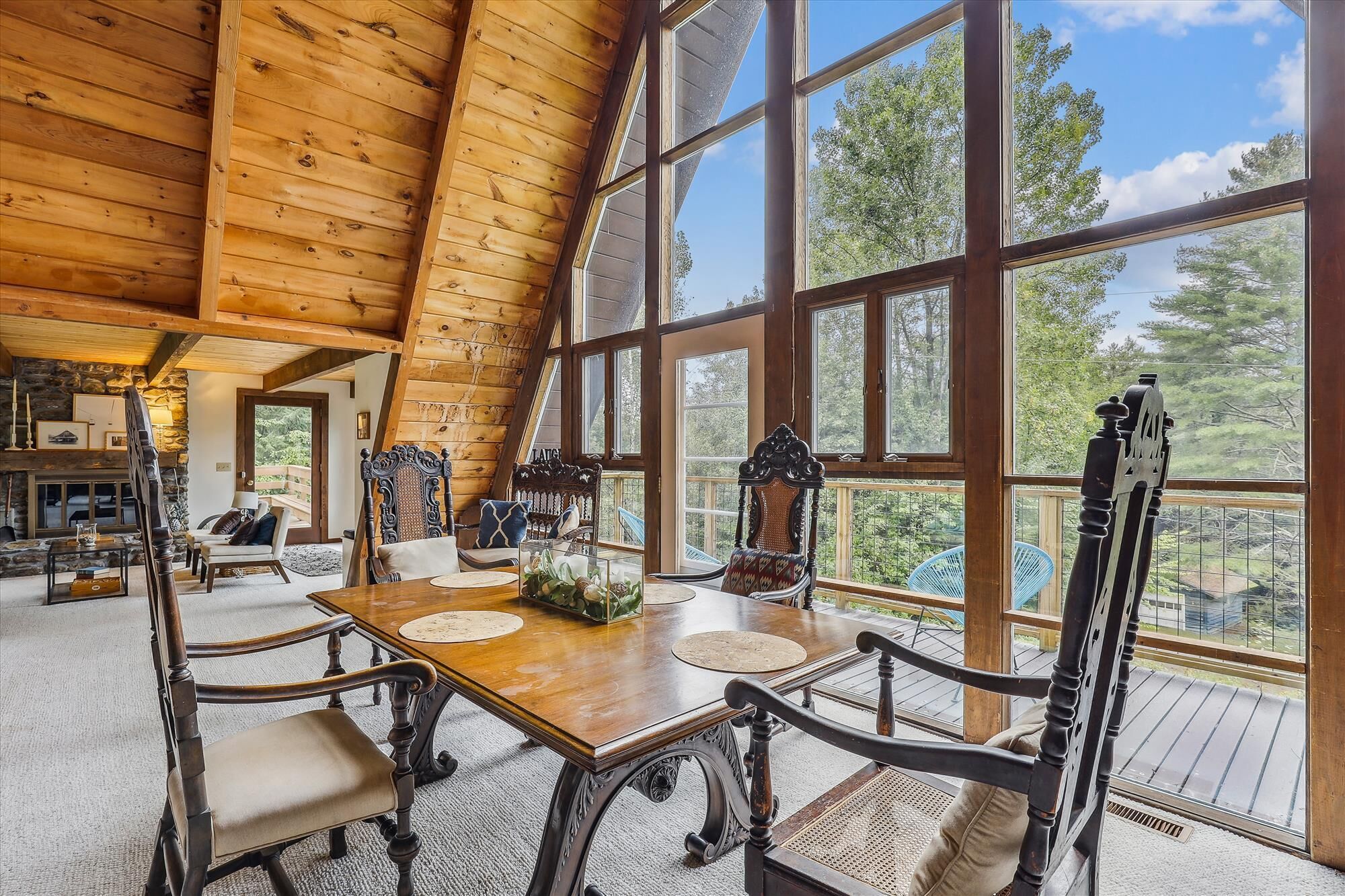 Ashwood Chalet - updated A-frame with traditional Stowe ski-house allure!