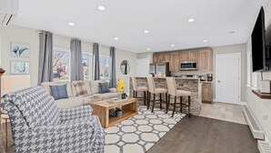 TV, offices - Exquisite Apt near Beaumont (Royal Oak)