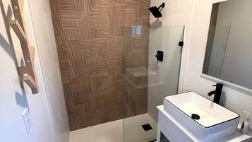 Dusche, Handtücher, Seife, Shampoo
