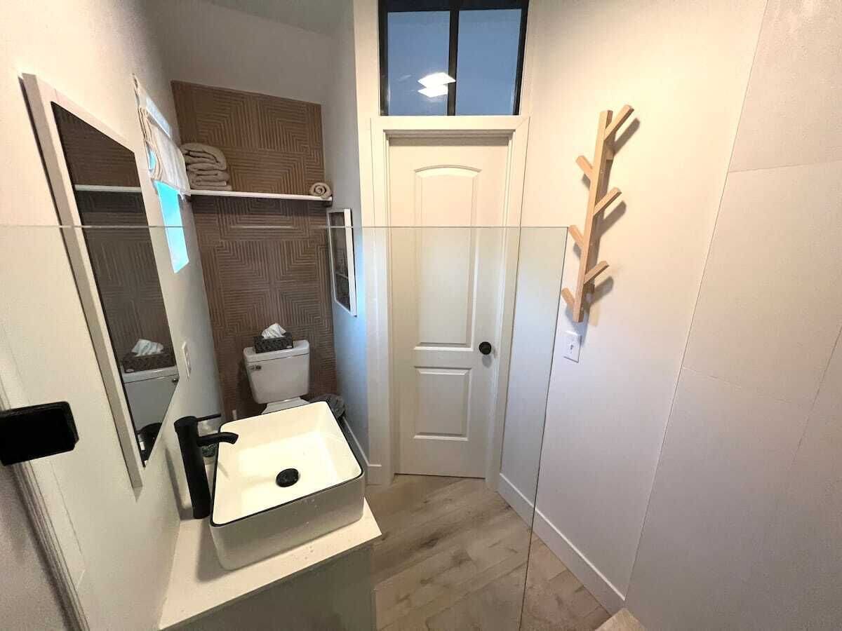 Shower, towels, soap, shampoo