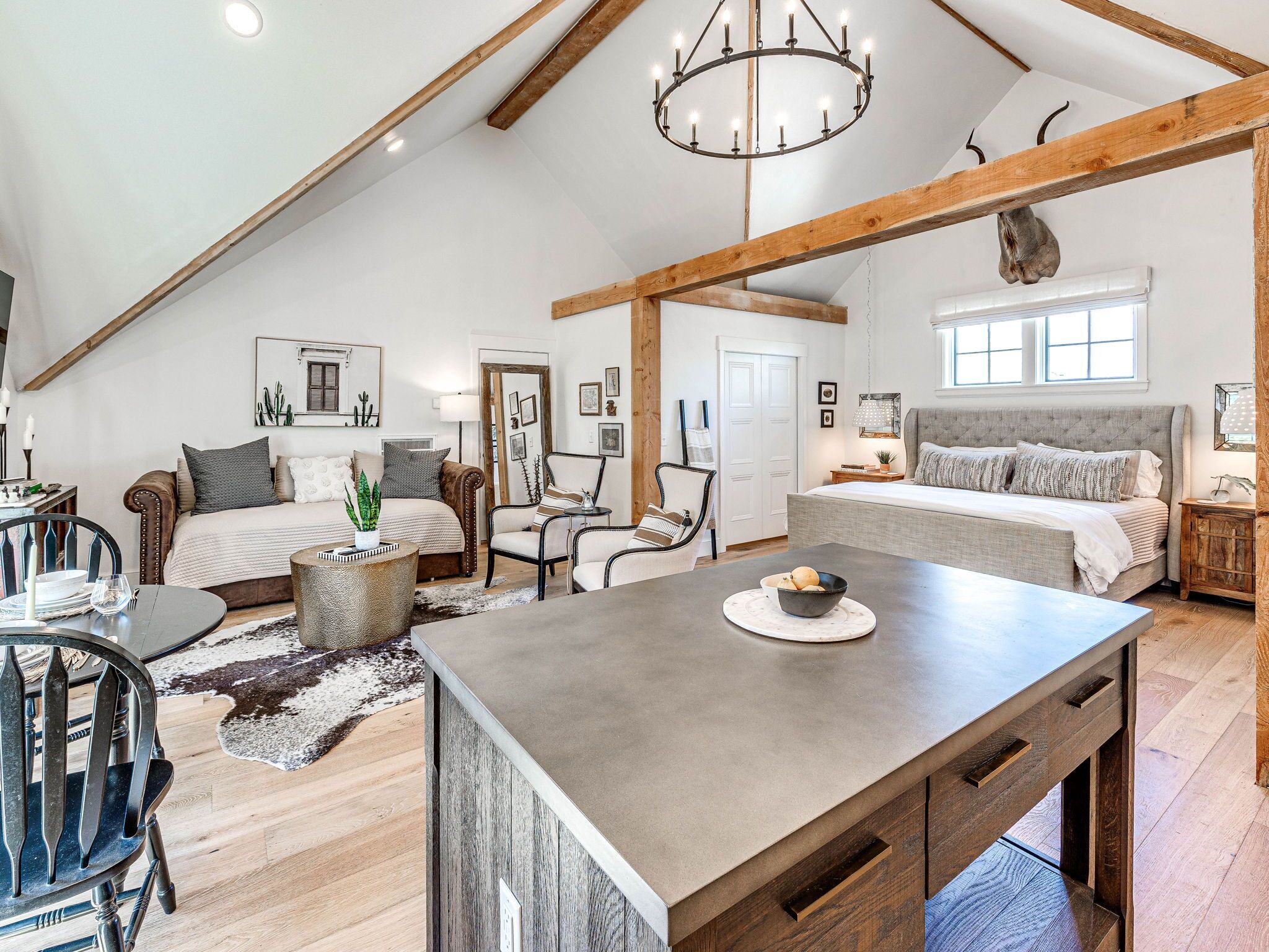 1 chambre, fer et planche à repasser, accès Internet, draps fournis