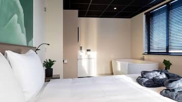 Minibar, coffres-forts dans les chambres, draps fournis