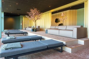 Couples treatment rooms, sauna, hot tub, steam room, Turkish bath