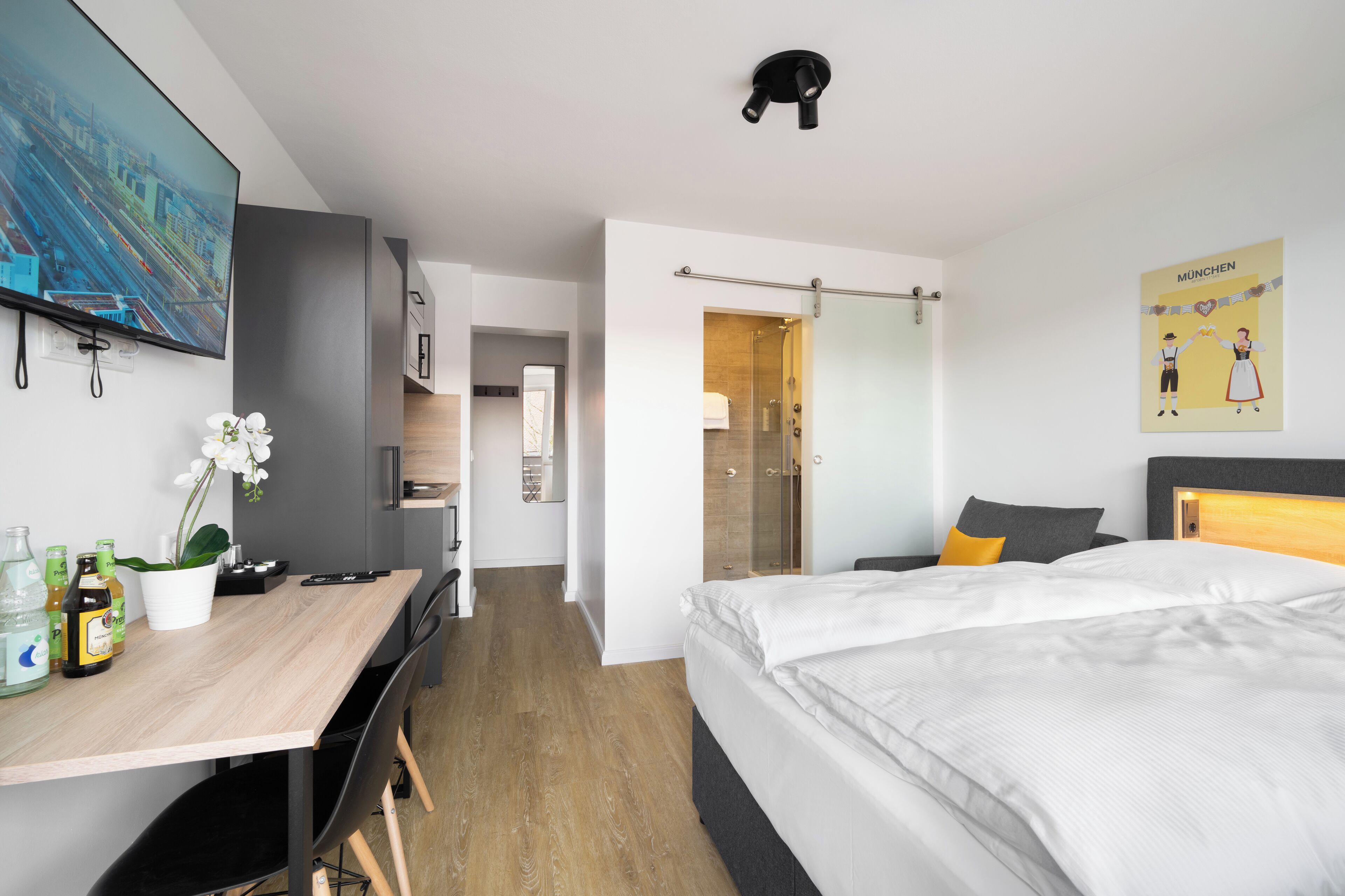 Hypo-allergenic bedding, free WiFi