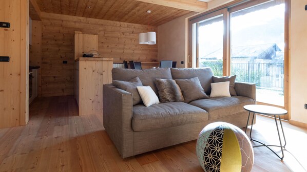 Apartment (2 Bedrooms) | Front of property
