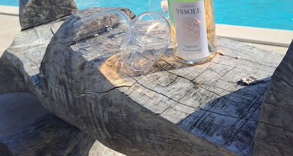 Domaine Chateau Yssole, Cadre Idyllique au Milieu des Vignes