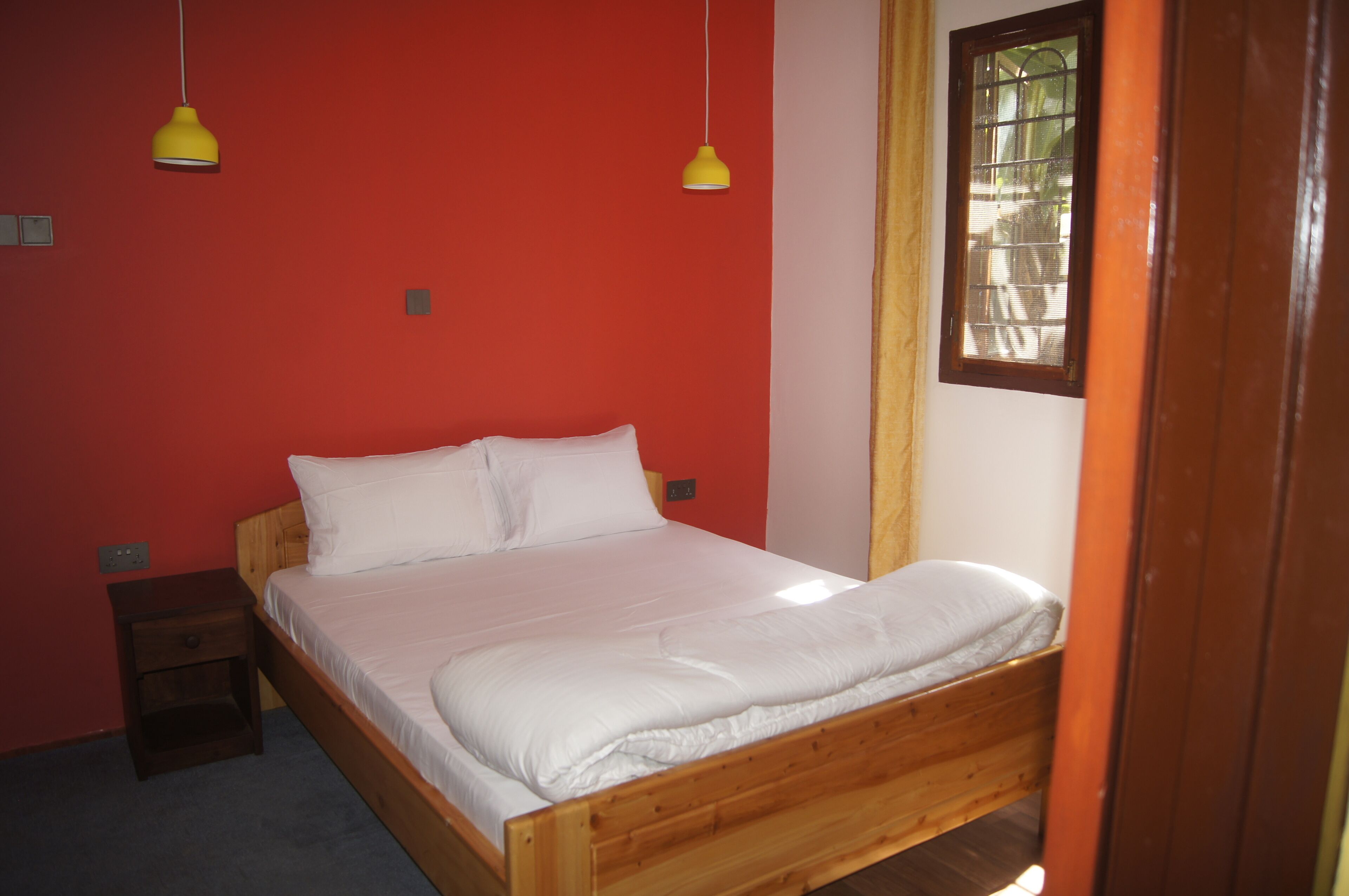 3 slaapkamers, een strijkplank/strijkijzer, wifi, beddengoed