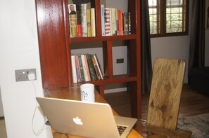 Interior - Blue Cactus Shanty (Moshi Urban)