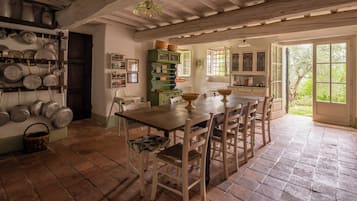Villa | Private kitchen | Full-size fridge, microwave, oven, dishwasher