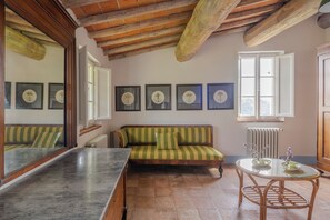 4 chambres, lits bébé (gratuits), Wi-Fi gratuit, draps fournis