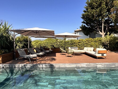 Villa Bella  by Terry's Homes  vue mer