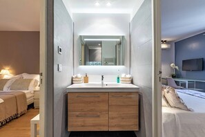 5 soverom, strykejern/-brett, reiseseng for barn og wi-fi (inkludert)