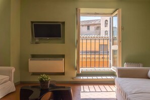 Classic Apartment | Living area